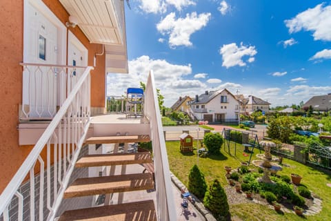 Balcony/Terrace, Garden view, Street view