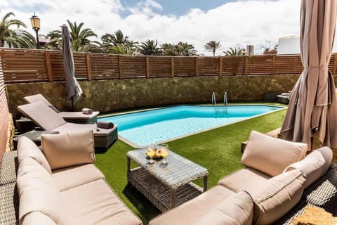 Paradise Beach House: piscina privada, playa 100m Villa in Corralejo