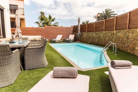 Paradise Beach House: piscina privada, playa 100m Villa in Corralejo