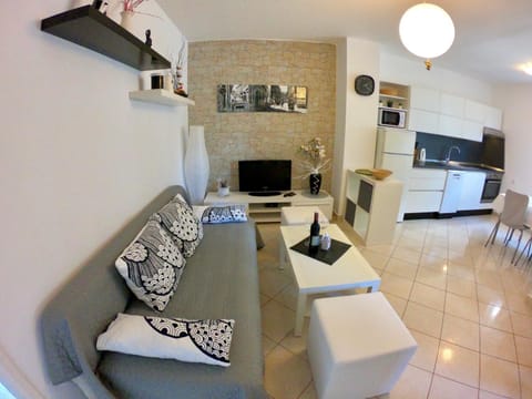 Corinne Garden Residence Apartment in Novigrad