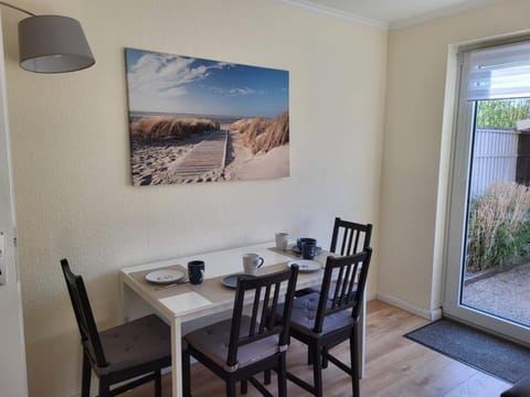 FeWo Dünengras mit Terrasse und Strandkorb Apartment in Lubeck