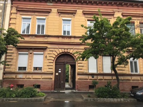 Property building, Facade/entrance