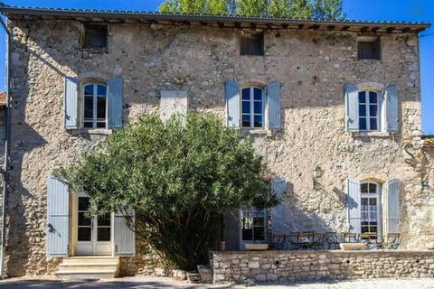 Stunning farmhouse with heated private pool in Provence Casa in Pernes-les-Fontaines