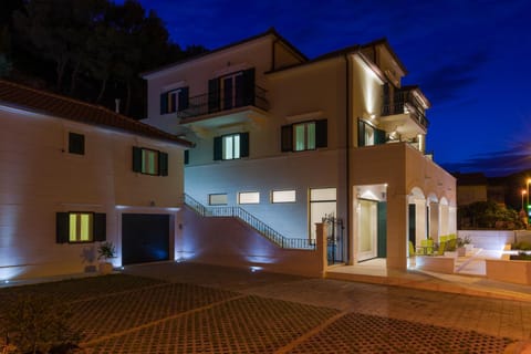 Property building, Facade/entrance