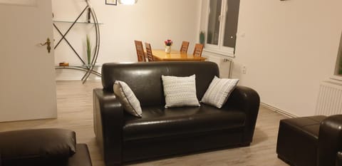 Zwei Etagen Wohnung im Grünen Apartment in Berlin