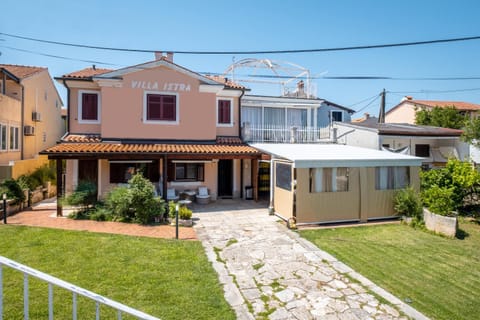 Property building, Spring, Day, Garden, Garden view