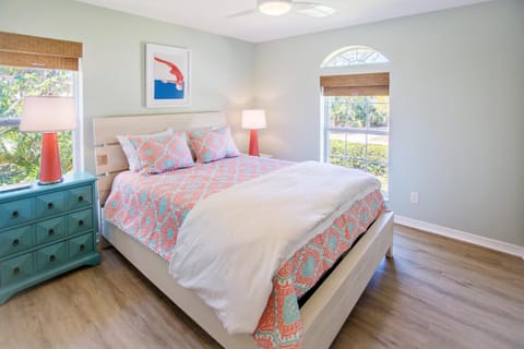 Stunning Newly Designed and Renovated Home seconds to the Gulf Of Mexico Bed and Breakfast in Sanibel Island