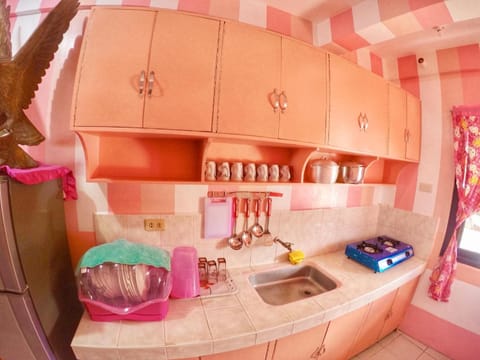 Hello Kitty Tagaytay Staycation good for 8 persons Apartment in Tagaytay