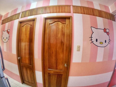 Hello Kitty Tagaytay Staycation good for 8 persons Apartment in Tagaytay