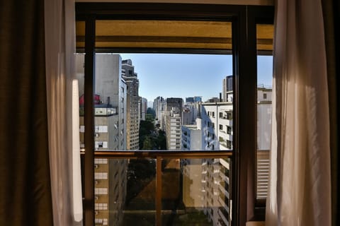 View (from property/room), Balcony/Terrace, City view