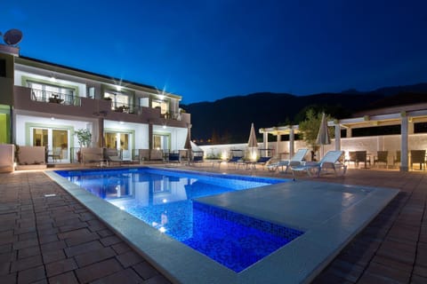 Property building, Pool view, Swimming pool, Swimming pool