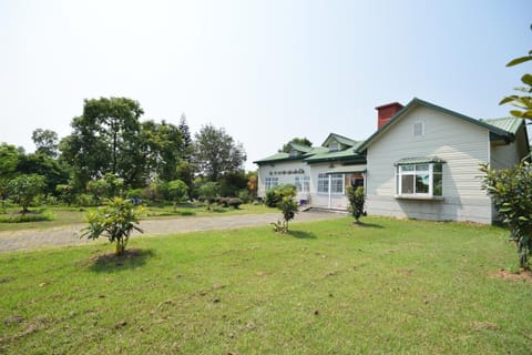 Taitung Brids & Flowers Homestay Farm Stay in Kaohsiung
