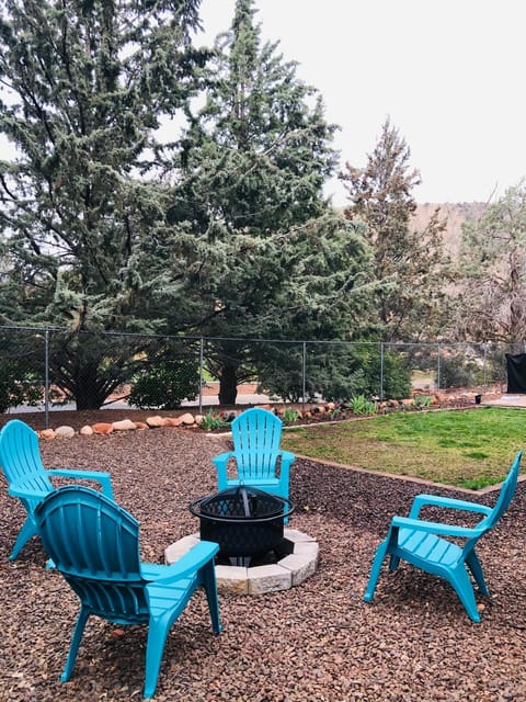 Sedona Red Rock Garden of Paradise Pets friendly and Hot tub Maison in Village of Oak Creek