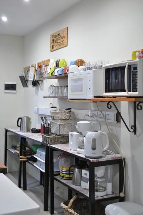 Kitchen or kitchenette, Communal kitchen