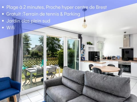 Patio, TV and multimedia, Kitchen or kitchenette, Living room, Dining area