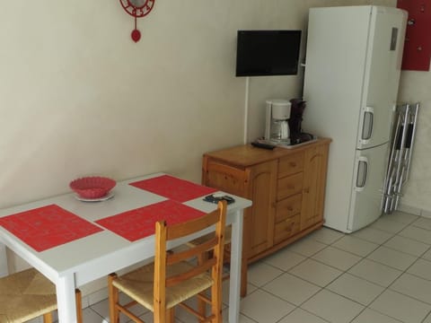 Appartement La Tranche-sur-Mer, 2 pièces, 3 personnes - FR-1-194-208 Condo in La Tranche-sur-Mer