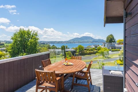 Balcony/Terrace, Lake view, Lake view, Mountain view, Mountain view