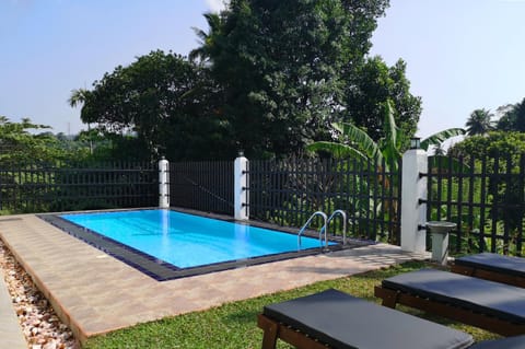De Paris à Kandy Vacation rental in Gangawatakorale