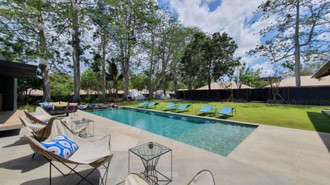 Swimming pool, Swimming pool