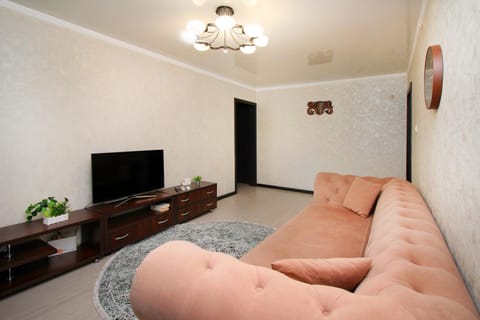 Cozy, clean apartment in Almaly district Copropriété in Almaty