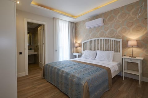 Lara Suite’s Apart Hotel Bed and Breakfast in Antalya Province