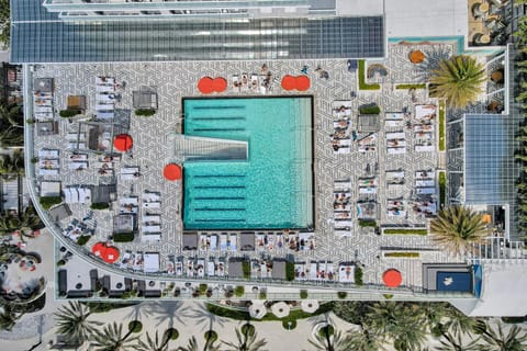 Property building, Day, Bird's eye view, Pool view, Swimming pool