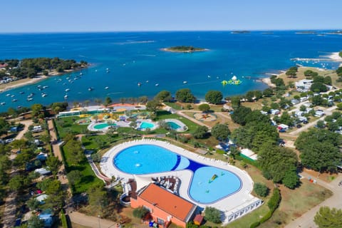 Bird's eye view, Swimming pool