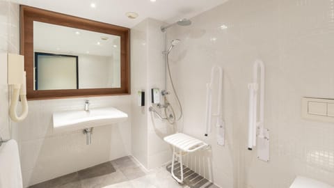 Bathroom, acessibility