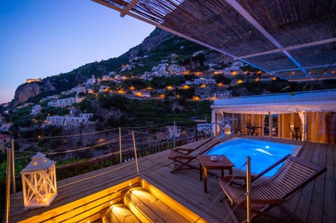 Balcony/Terrace, Pool view, Sunset