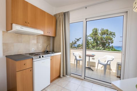 Balcony/Terrace, Kitchen or kitchenette, Sea view