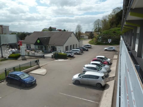 Balcony/Terrace, Street view