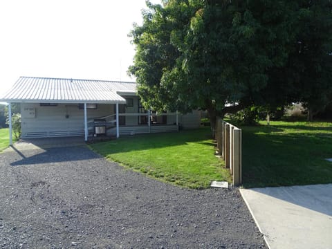 Cabourne Cottage Villa in Hamilton