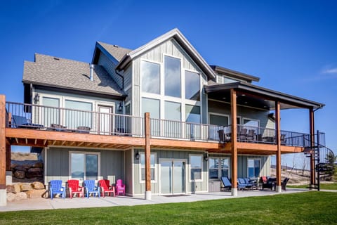 7 Bed 5 Bath Vacation home in Fish Haven Maison in Bear Lake