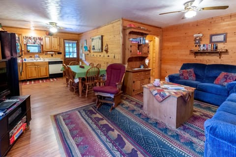 3 Bed 2 Bath Vacation home in Bryson City Haus in Swain County