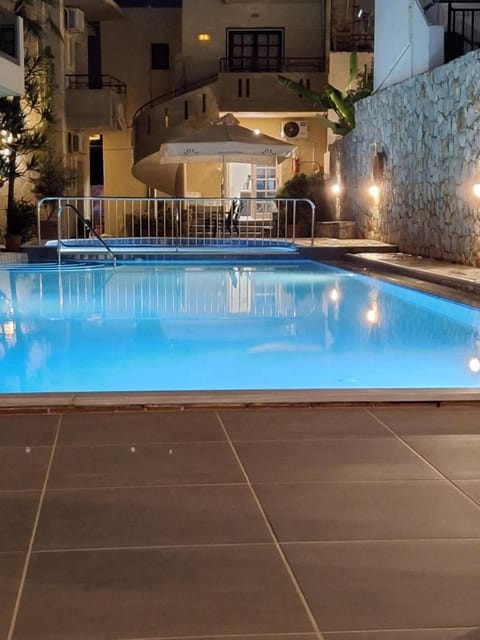Night, Swimming pool