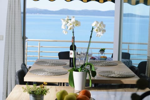 Balcony/Terrace, Dining area, Drinks