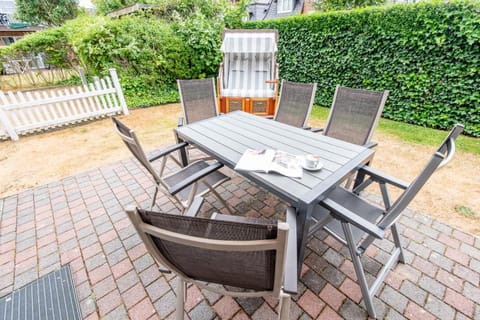 Haus Nordmarkgarten Whg 1 Apartment in Westerland