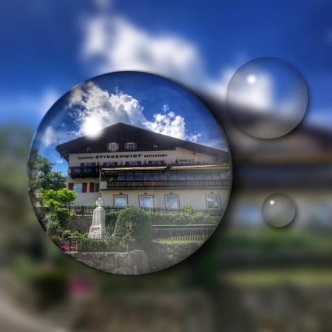 Property building, Restaurant/places to eat, Restaurant/places to eat, Breakfast