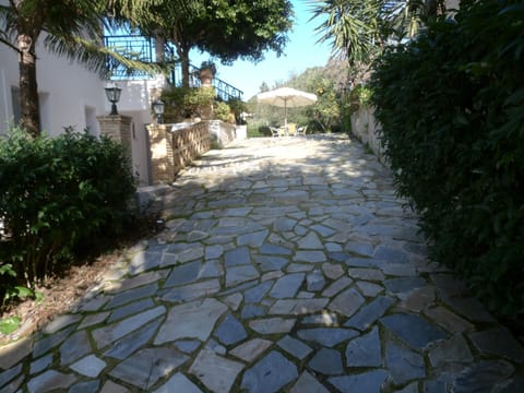 Patio, Facade/entrance, Garden