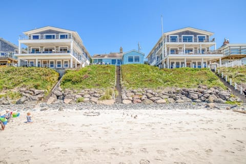 Ocean's Edge House in Lincoln City