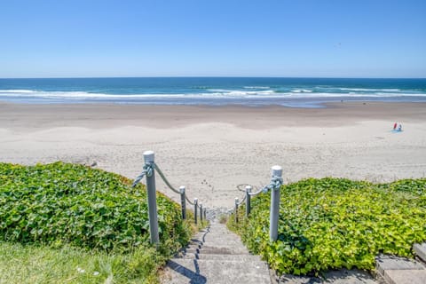 Ocean's Edge House in Lincoln City