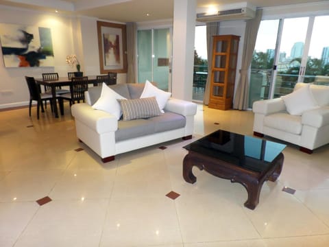 Westbury Residence Apartment hotel in Pattaya City