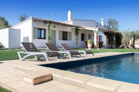 Santolina - Casa Rural en l'Ampolla con piscina privada, jardín y barbacoa - Deltavacaciones Chalet in Baix Ebre
