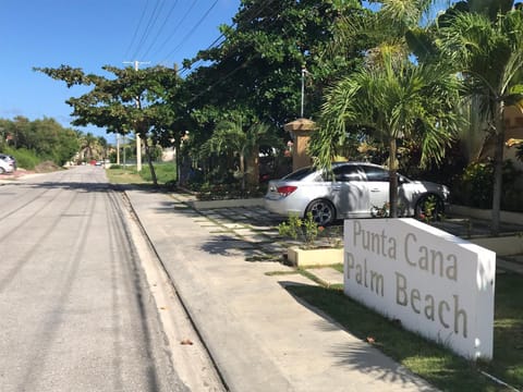 Punta Cana Apartment and scooter for free Eigentumswohnung in Punta Cana