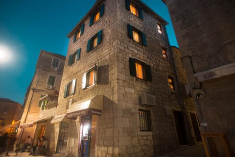 Tri Lava Luxury Living Alojamiento y desayuno in Split