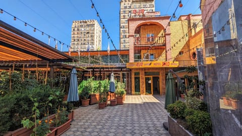 Property building, Day, Inner courtyard view