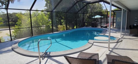 Pool Home on Gulf Gate 5min away from Siesta Key Casa in Gulf Gate Estates