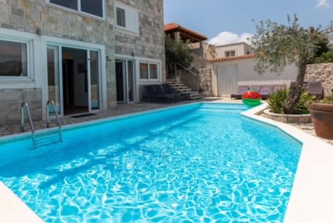 Villa Imperial View Chalet in Dubrovnik-Neretva County