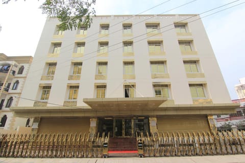 HOTEL GALAXY GRAND Hotel in Lucknow