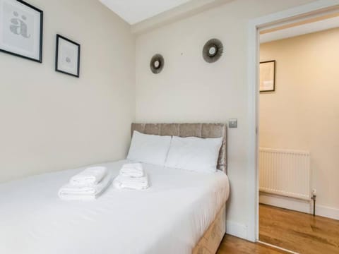 Pass the Keys Ealing Queen of the Suburbs 2BD Apartment Apartment in London Borough of Ealing